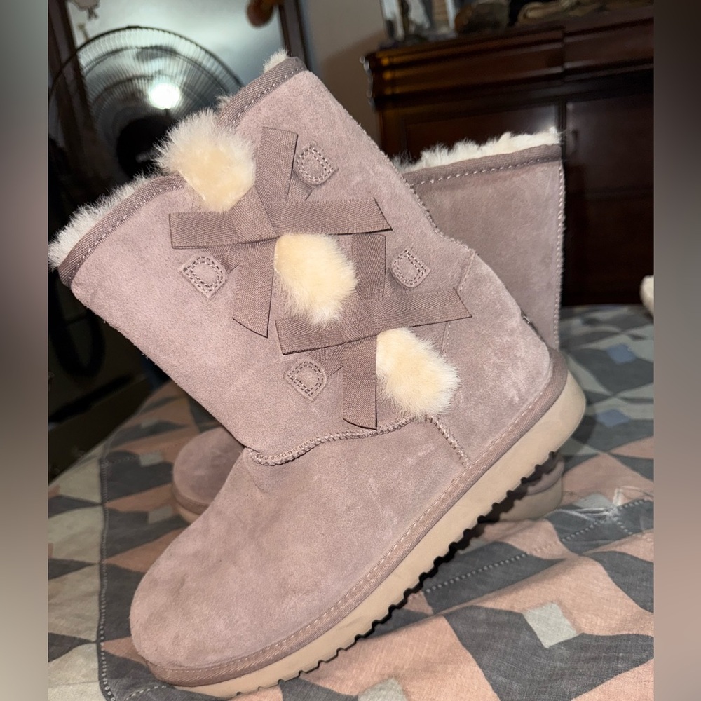 Koolaburra by UGG Victoria Short Boots with Bows-Chestnut